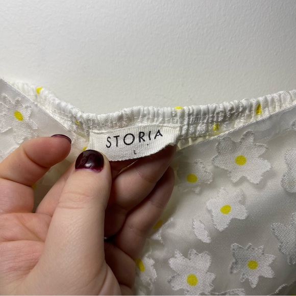 Storia Women's white sheer puff sleeve all over daisy baby doll mini dress in L - Picture 5 of 9